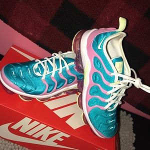 cotton candy vapormax plus
